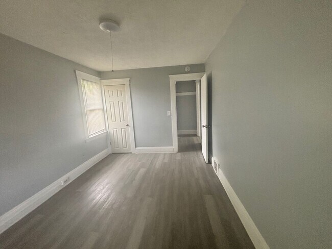 Foto del edificio - 2069 W 98th St