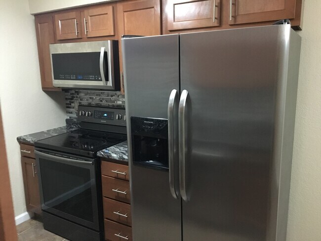 Foto del edificio - 2564 Lisa Dr