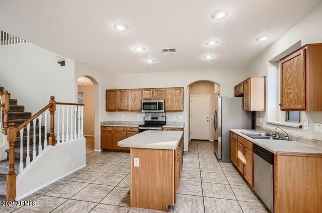 Building Photo - 45063 W Jack Rabbit Trail