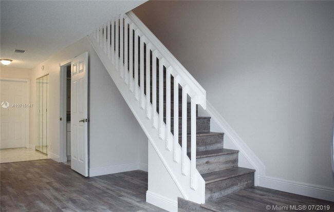 Foto del edificio - 3875 NW 122nd Terrace