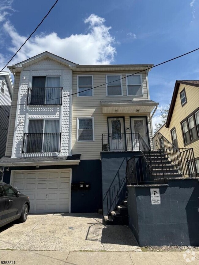 Building Photo - 221 Weequahic Ave