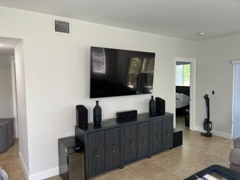 Foto del edificio - 2557 Centergate Dr