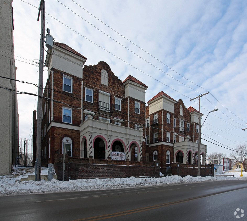 Primary Photo - Santa Maria Apartments