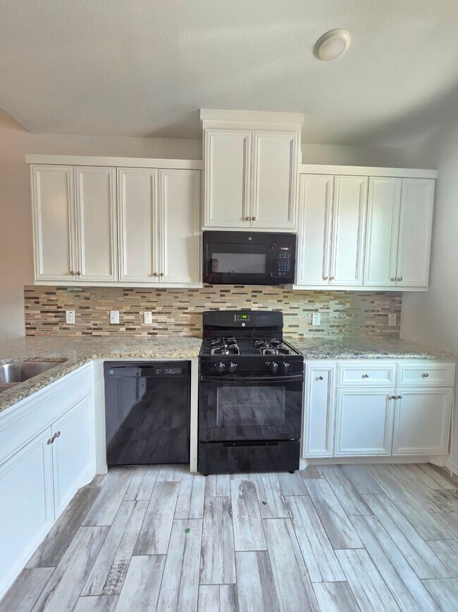 Foto del edificio - 4410 Larkspur St