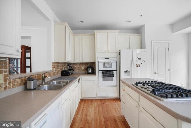 Building Photo - 12033 Treeline Way