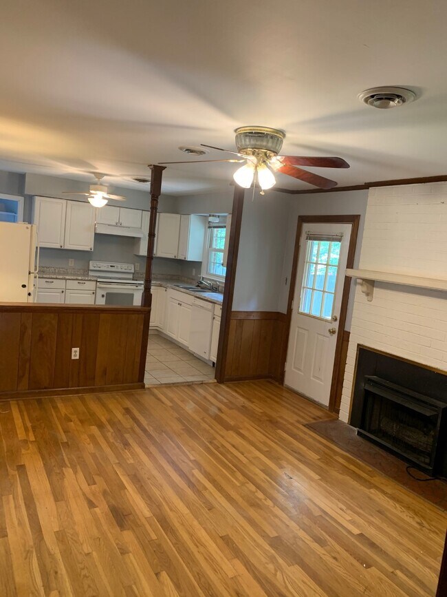 Building Photo - 1525 Winding Way
