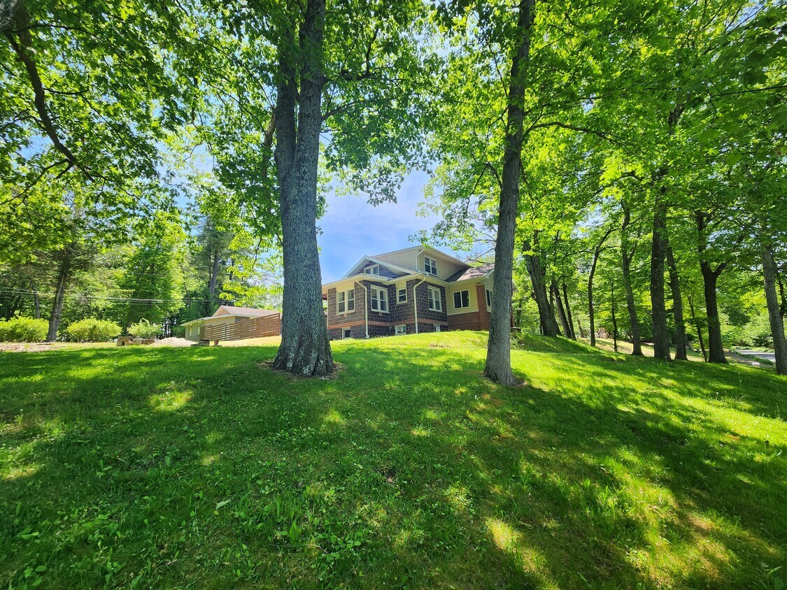 Primary Photo - 4 Rodgers Ln