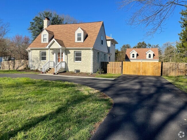 Building Photo - 4508 Brookside Dr