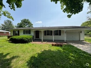 Building Photo - 2204 Elva Dr