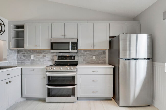 Building Photo - 148 Moccasin Trail S