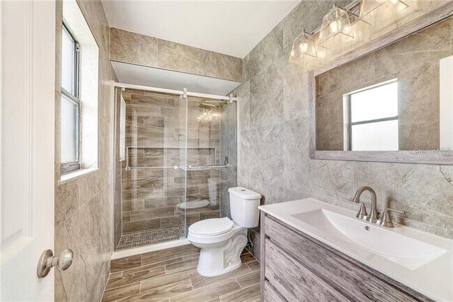 Foto del edificio - 612 Estrada Ln