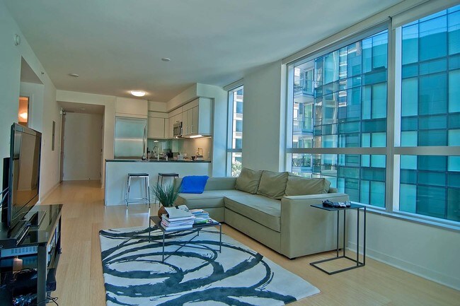 Building Photo - Rarely Available Condo at the Infinity