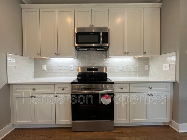 Foto del edificio - 705 Baldwin Ave