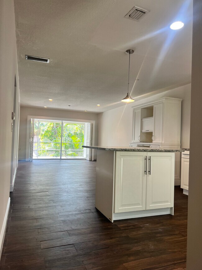 Foto del edificio - 1900 S Kanner Hwy