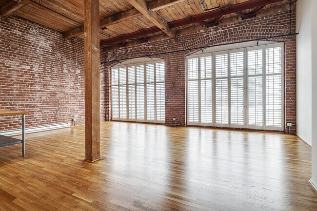 Building Photo - 355 Bryant St