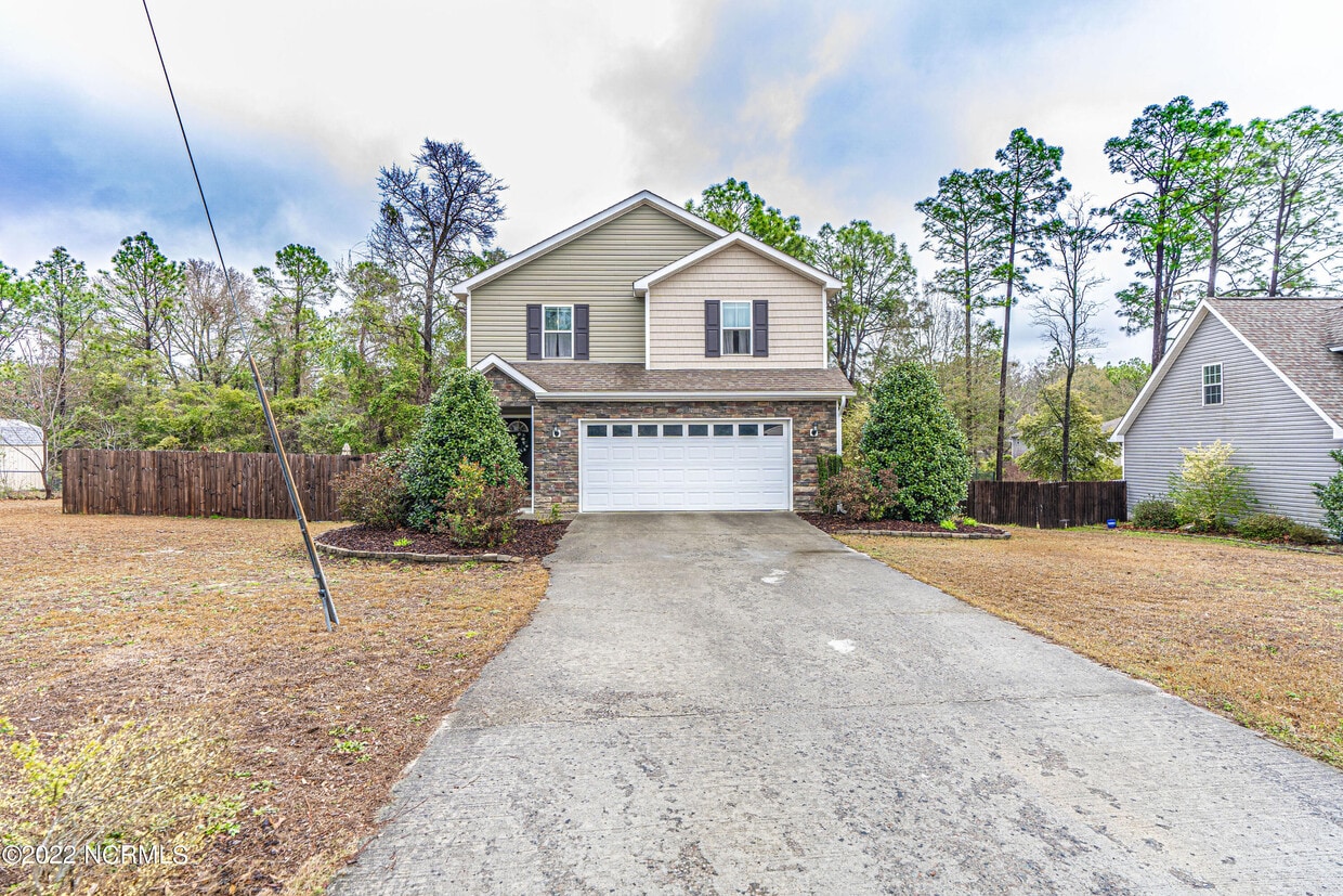 355 W Maine Ave, Southern Pines, NC 28387 House Rental in Southern