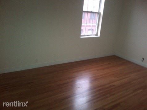Primary Photo - 1024 Clinton St