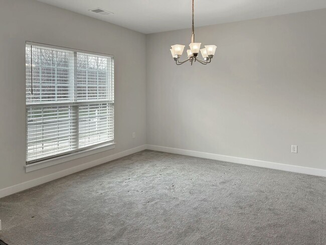 Foto del edificio - New and Modern Three Bedroom in Bon Air