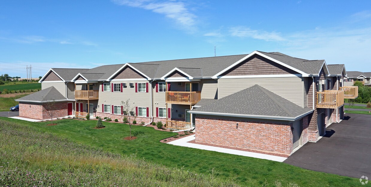 HILLSIDE ESTATES Apartments in Grafton, WI