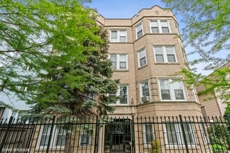 Building Photo - 2839 N Sawyer Ave