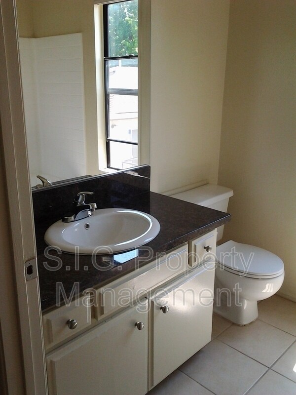 Foto del edificio - 1441 N Edison Blvd
