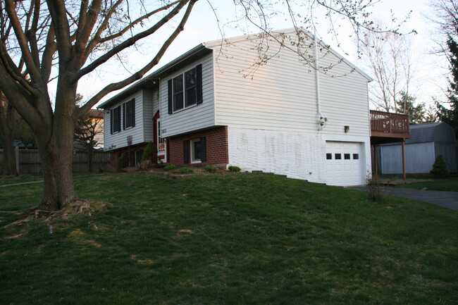 Building Photo - 2612 Penbrook Ln