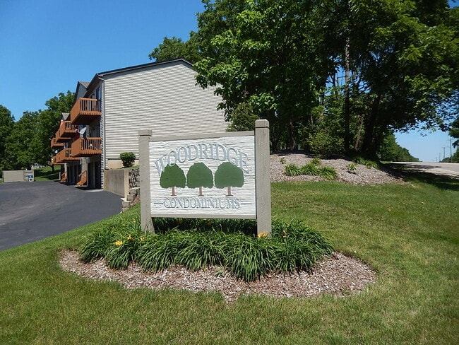 Building Photo - 375 Woodridge Cir