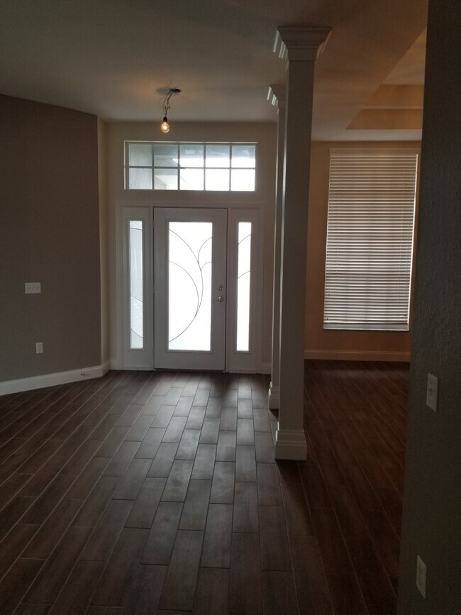 ¡Vestíbulo - 5390 Hidden Oaks Dr