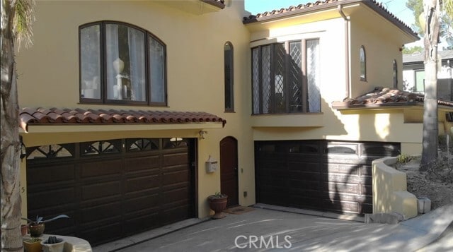 Building Photo - 3015 Hollyridge Dr