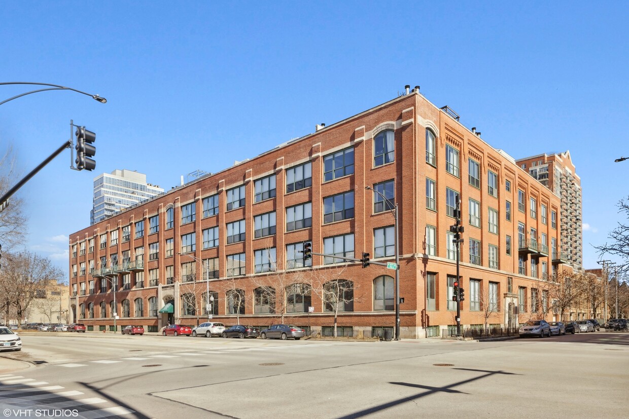 Primary Photo - 1727 S Indiana Ave
