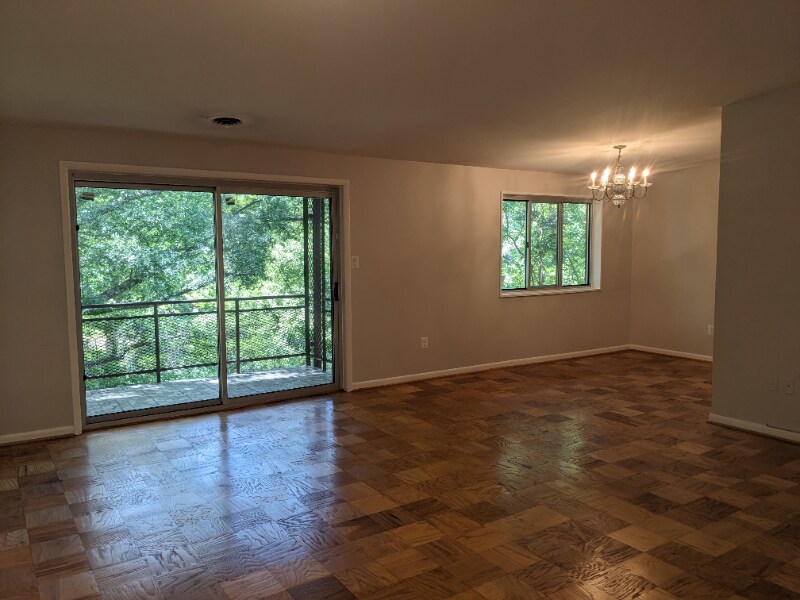 Foto principal - 10228 Rockville Pike