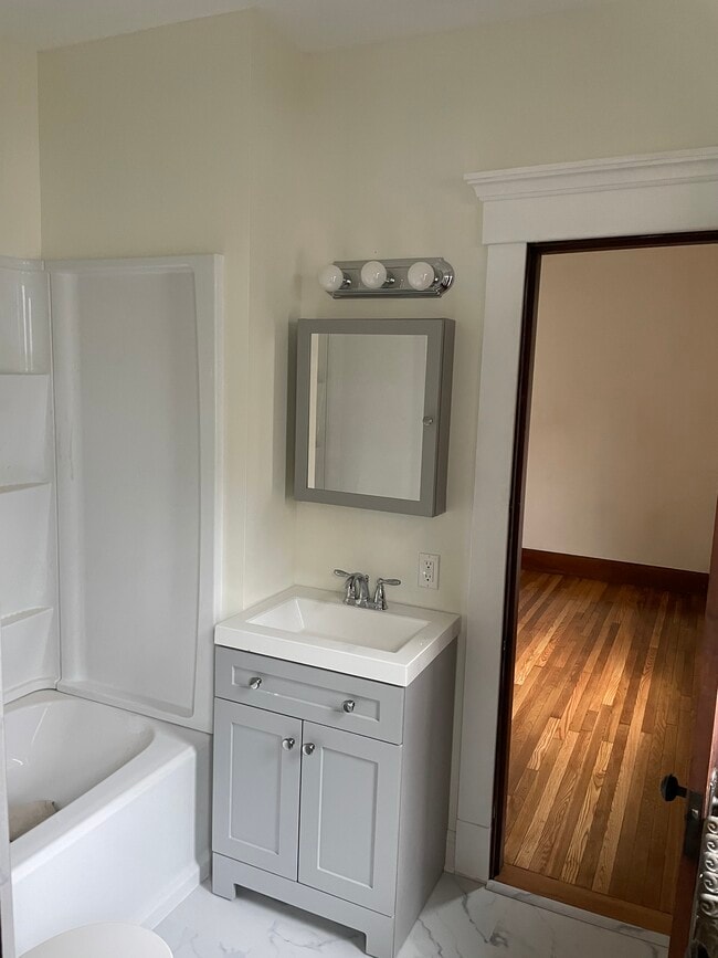 Building Photo - 24 Winthrop Ter