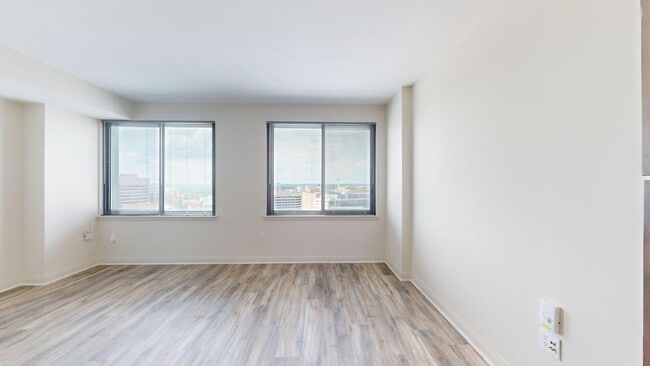 Interior Photo - Eleven55 Ripley