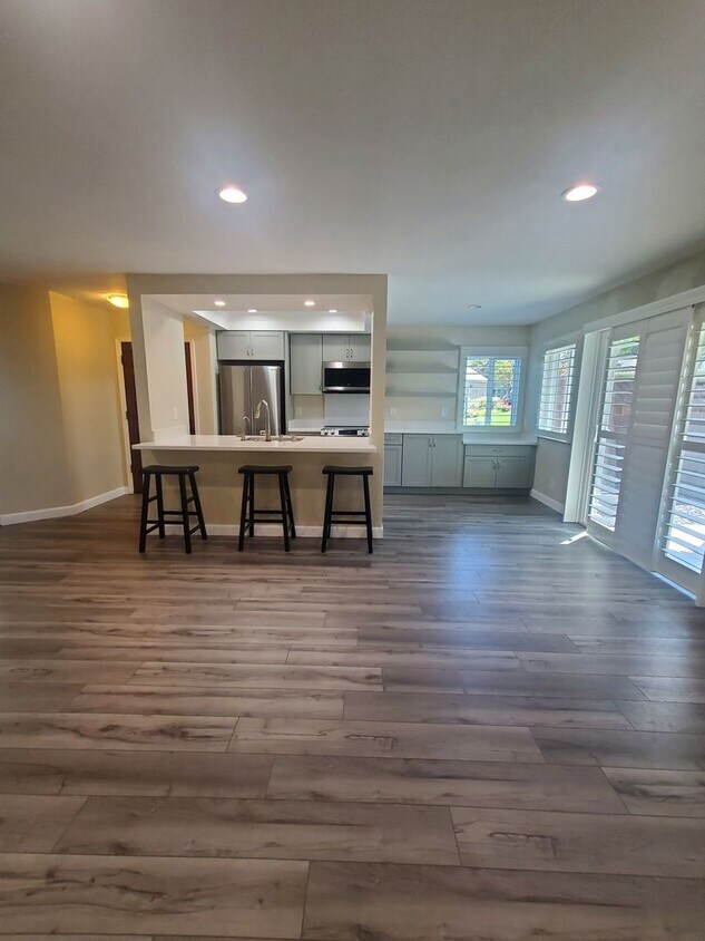 Easy Living @ Gorgeous 2bd/2ba in Cobblest... - Easy Living @ Gorgeous 2bd/2ba in Cobblest...