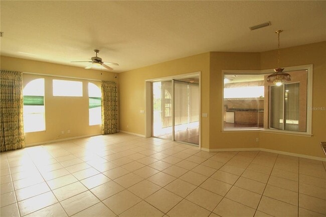 Building Photo - 5615 Eastwind Dr