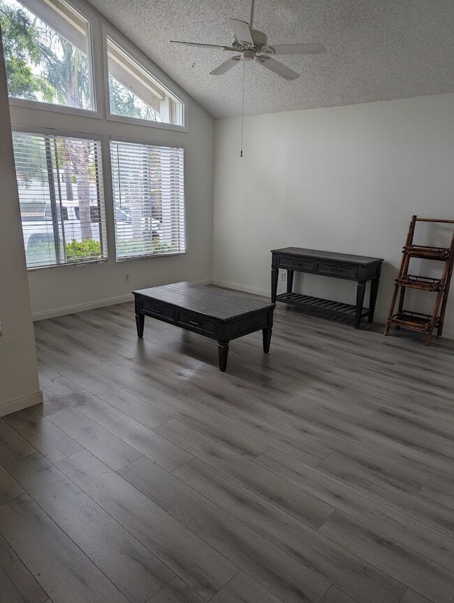 Building Photo - 1046 Canal St