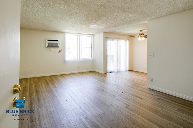 Building Photo - 5452 Corteen Pl