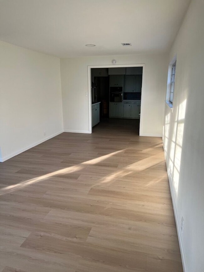 Foto del edificio - 1705 Campbell-House