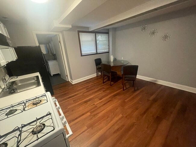 Foto del edificio - 5420 N Campbell Ave