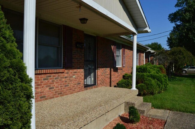 Foto del edificio - 3113 Rockaway Dr