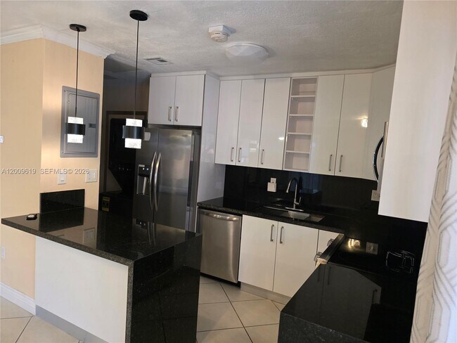Foto del edificio - 7921 NW 12th St