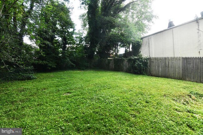 Foto del edificio - 105 E Pall Mall St