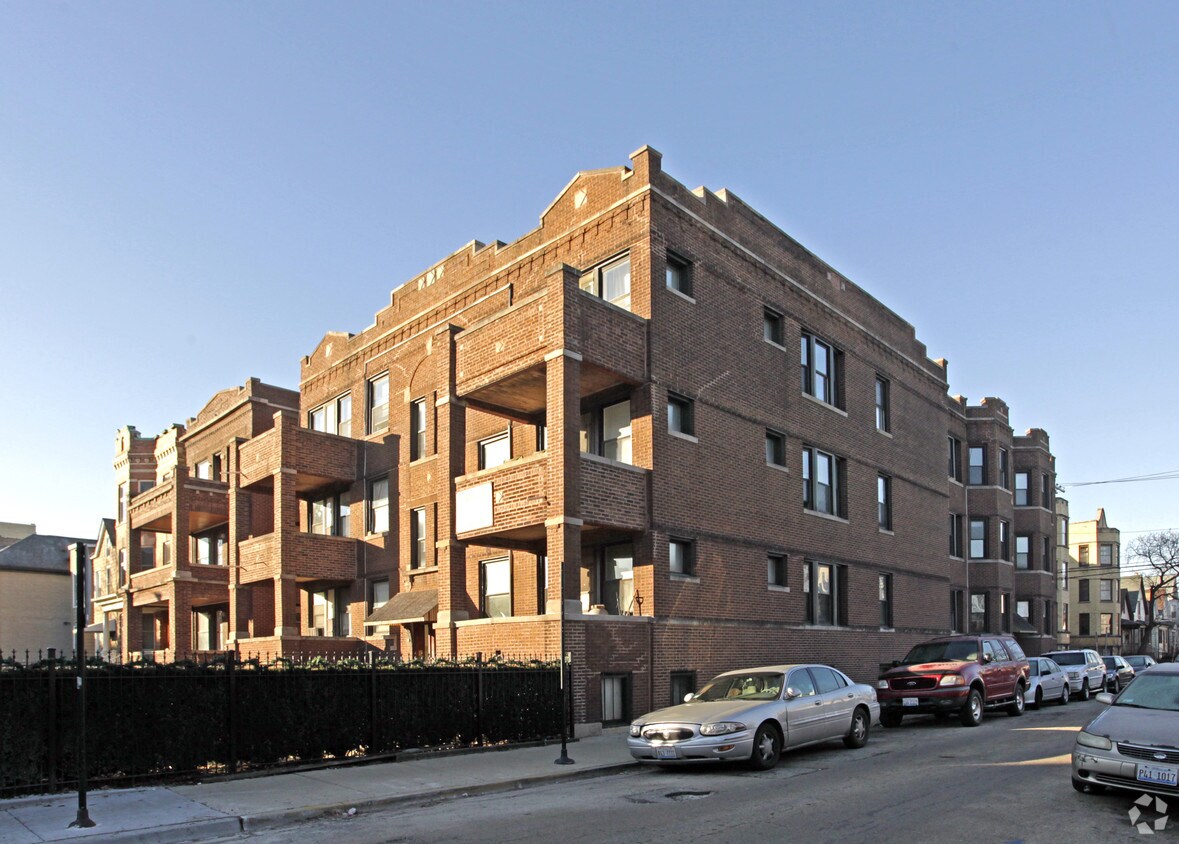 Primary Photo - 2626-2628 N Kimball Ave