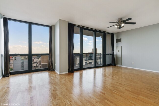 Foto del edificio - 210 S Desplaines St