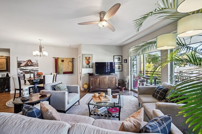 Building Photo - Luxury Living in City Park! Large 2Bd/2Ba