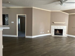 Building Photo - 822 Willow W Dr