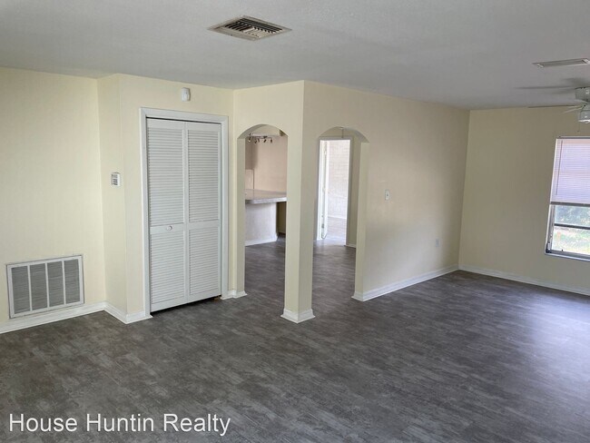 Foto del edificio - 2 br, 2 bath House - 9327 DRESDEN LANE