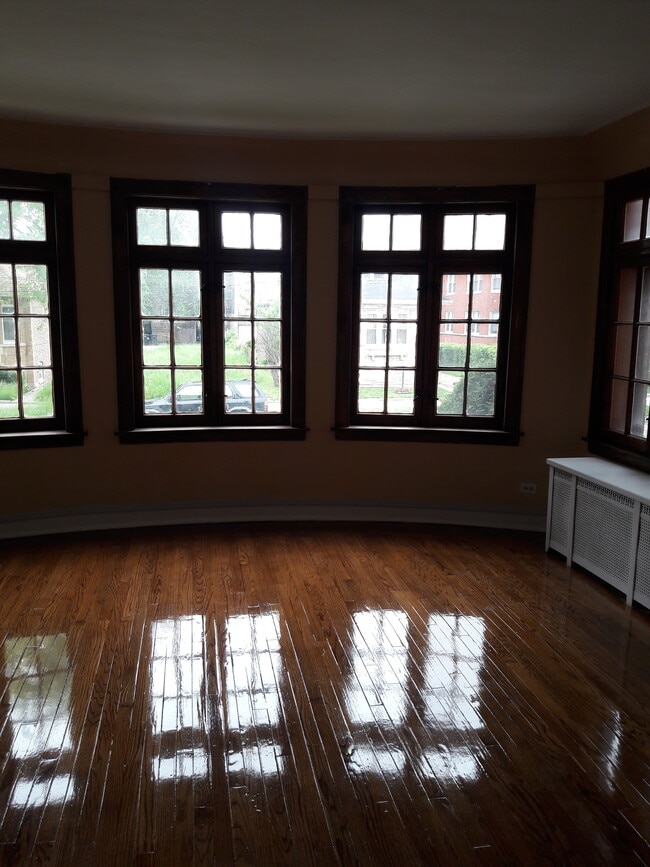 Building Photo - 7944 S Wolcott Ave