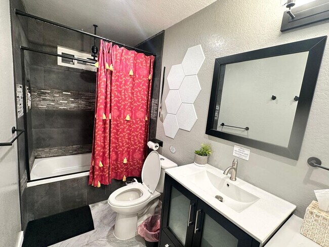 Foto del edificio - 13061 Pheasant Knoll Ln