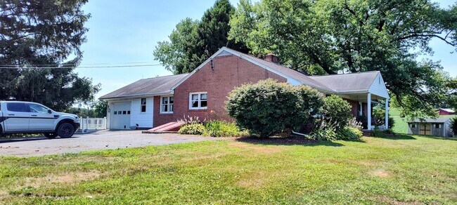 Foto del edificio - JARRETTSVILLE SINGLE FAMILY HOME ON WORKING FARM